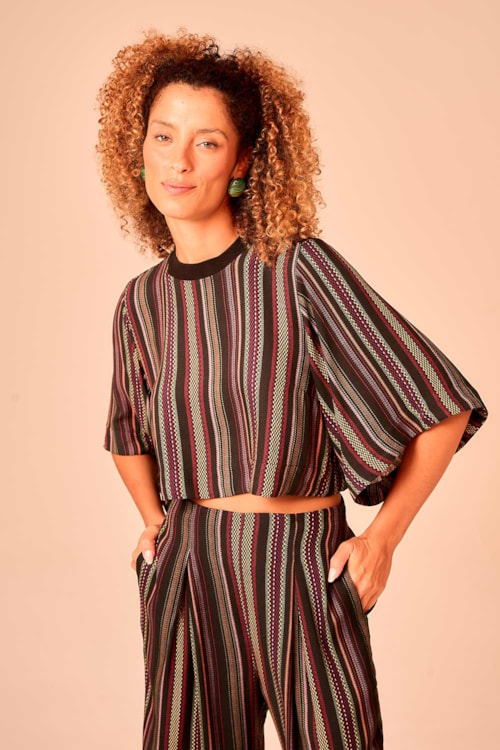 Blusa Cropped Listrado Bordado Estampado - foto 4