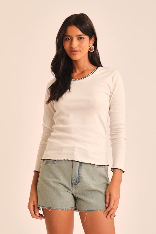 Blusa Detalhe Frufru Off - foto 1