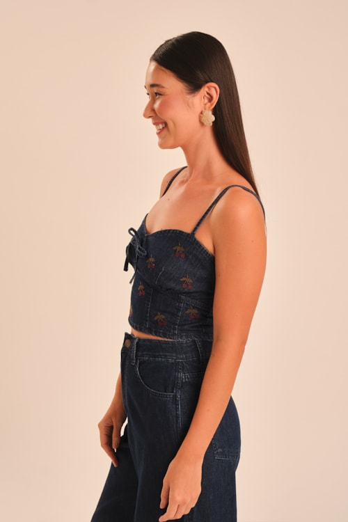 Blusa Jeans Bordado Cereja Jeans - foto 3