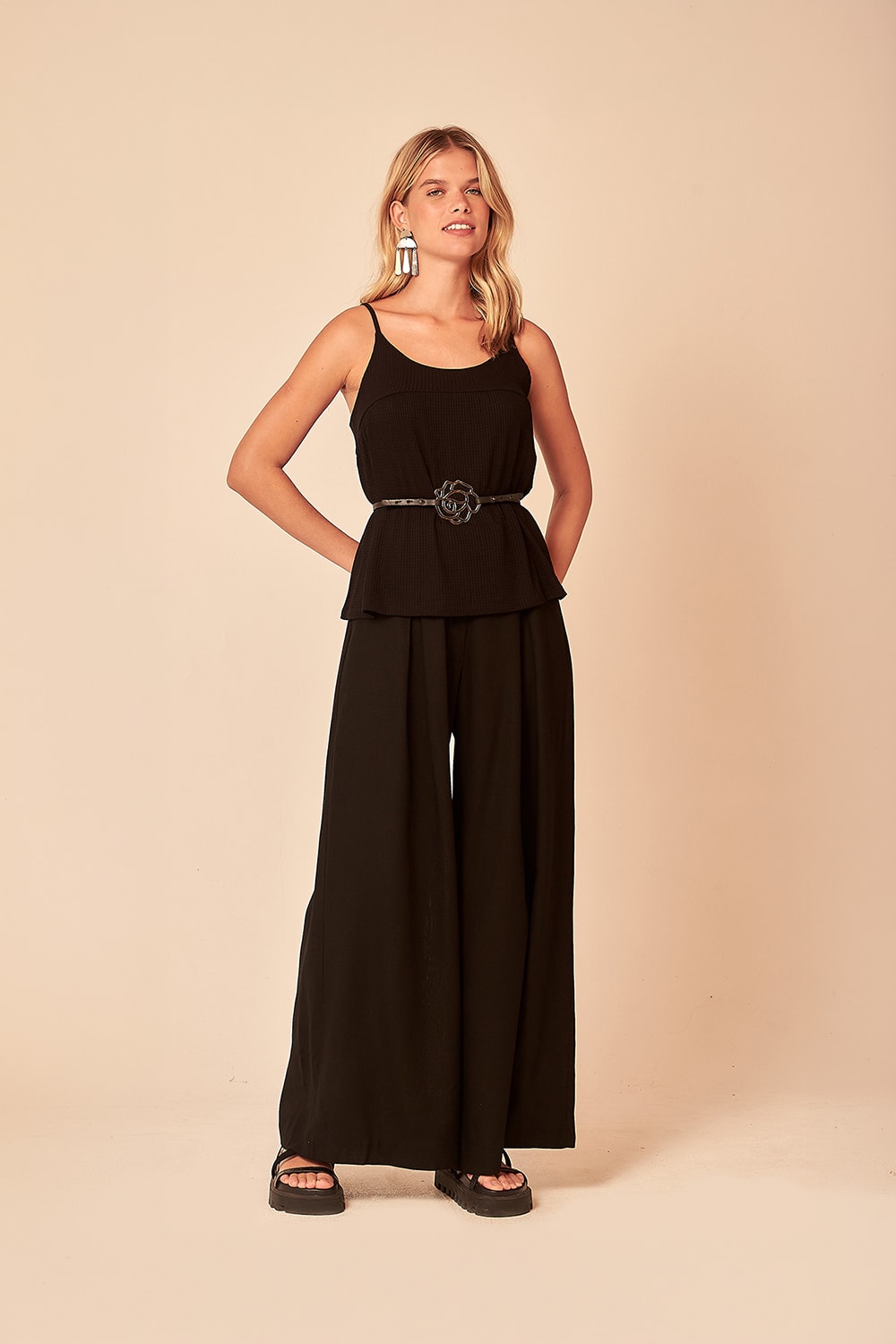 Blusa Recorte Decote Preto