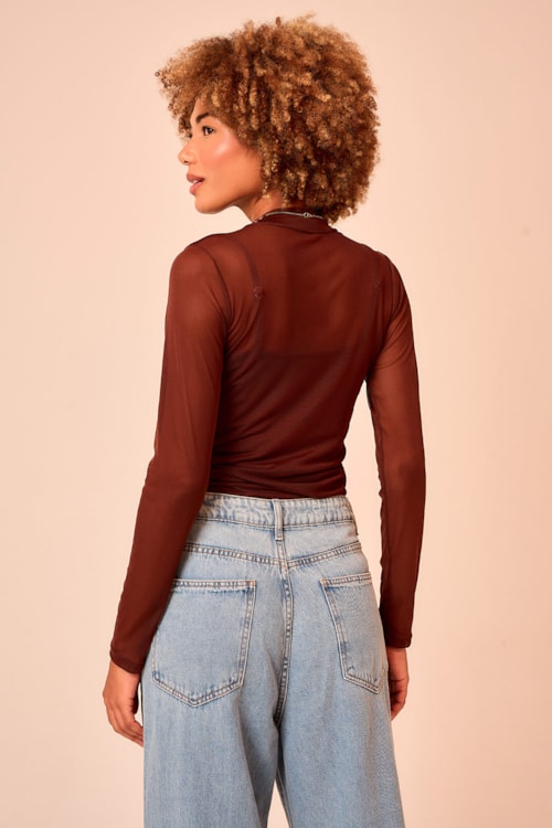 Blusa Tule Gola Alta Marrom Cacau - foto 2