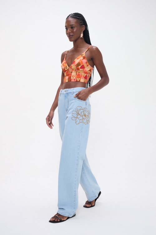 Calca Jeans Bordado Flor Jeans Claro - foto 2