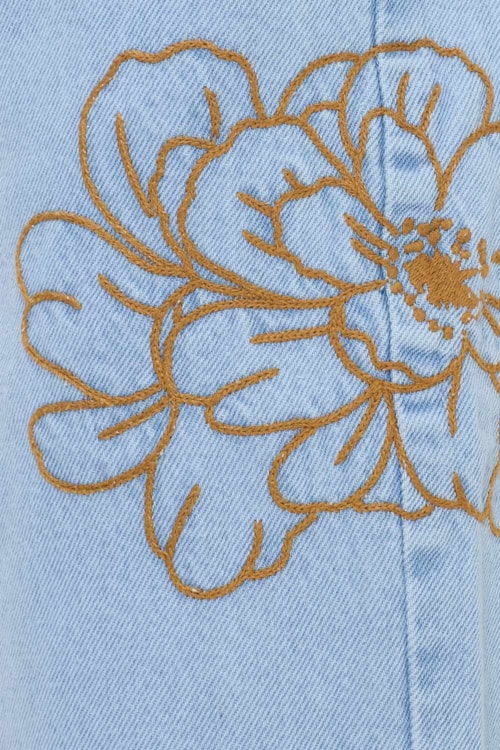 Calca Jeans Bordado Flor Jeans Claro - foto 5