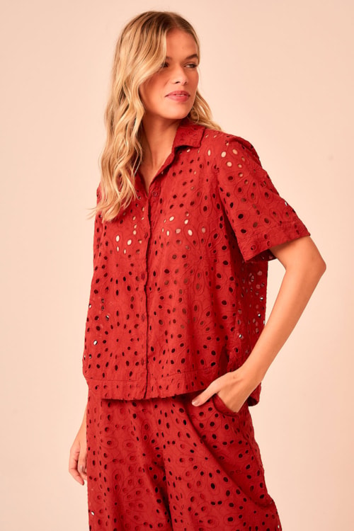Camisa Laise Flower Vermelho Tinto - foto 2