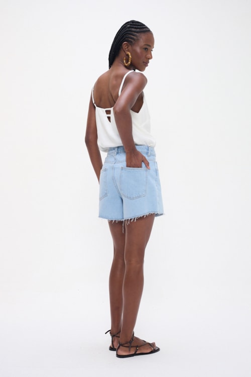 Short Jeans Bordado Flor Jeans Claro - foto 3