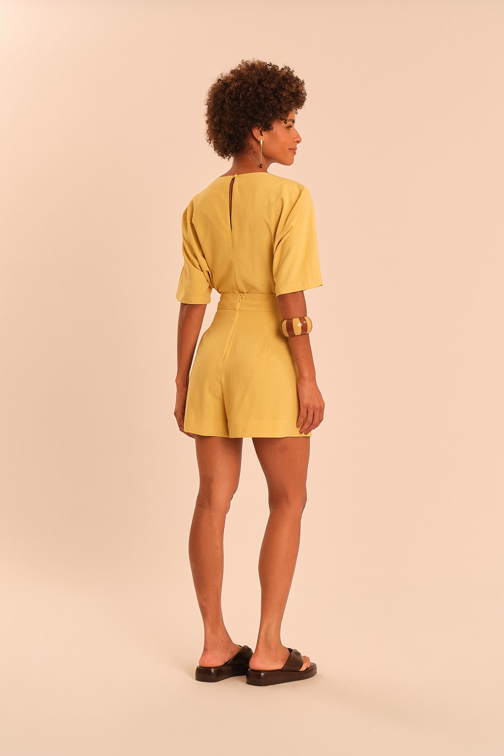 Short Viscose Nilo Amarelo Acafrao