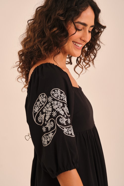 Vestido Cropped Bordado Preto - foto 3