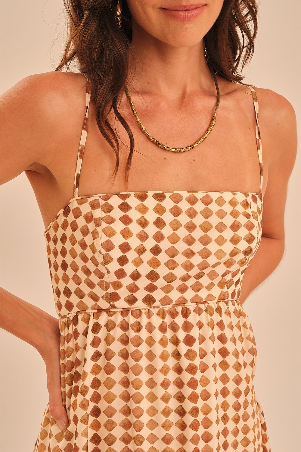 Vestido Cropped Trama Camel Estampado