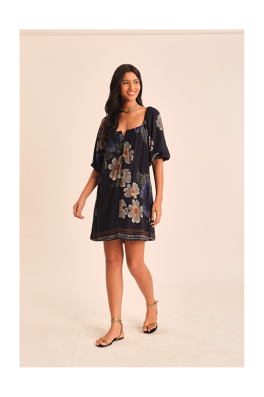 Vestido Curto Flor De Acafrao Estampado