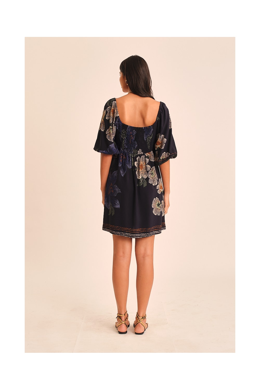 Vestido Curto Flor De Acafrao Estampado