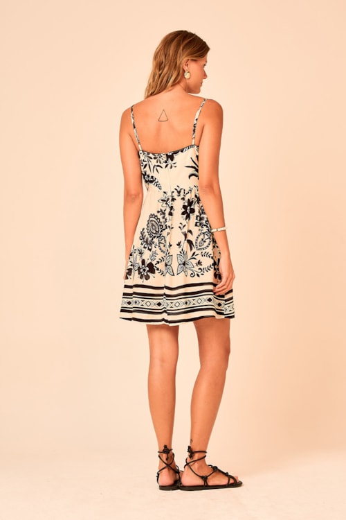 Vestido Curto Floral Arabesco Estampado - foto 5
