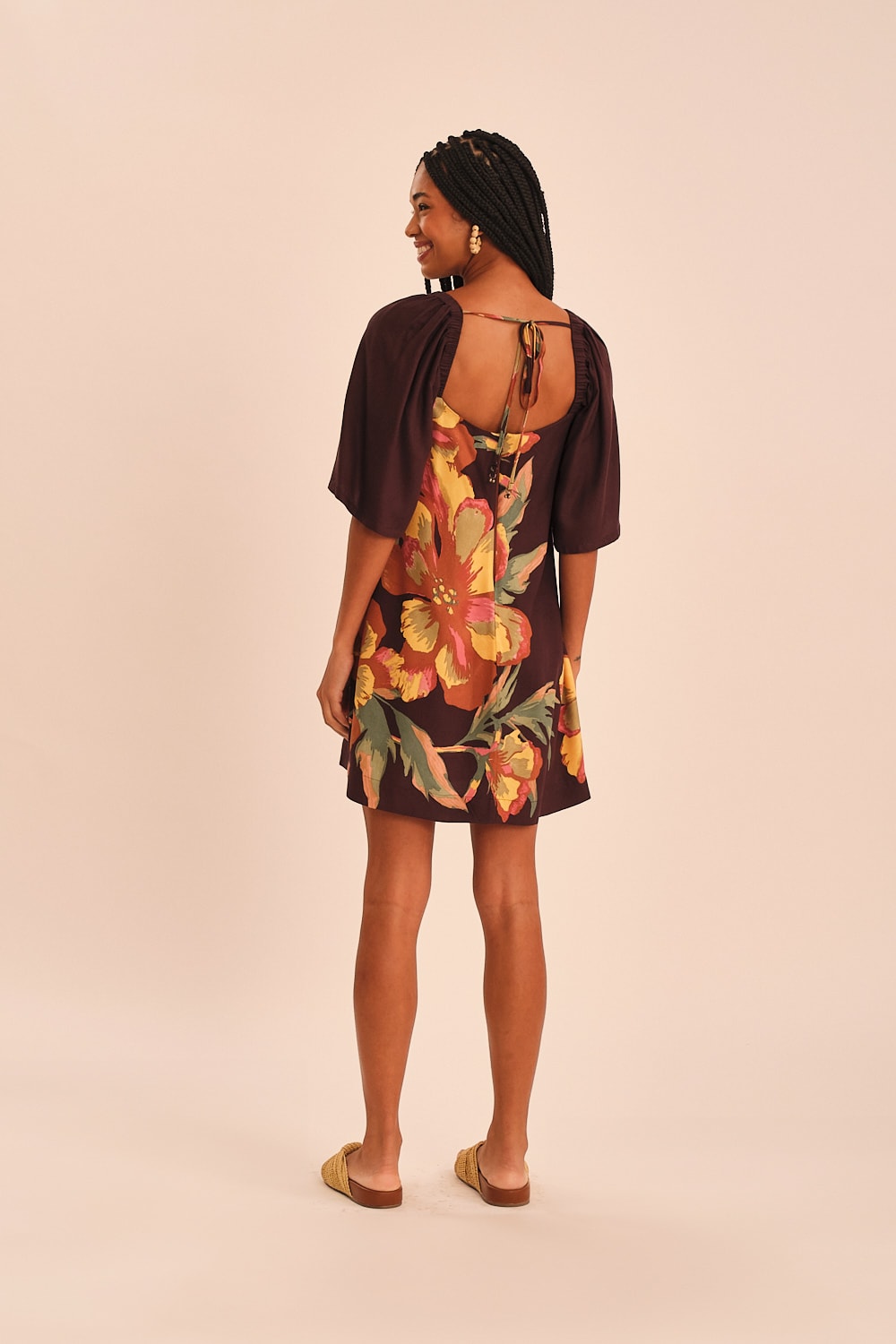 Vestido Curto Floral Castanho Estampado