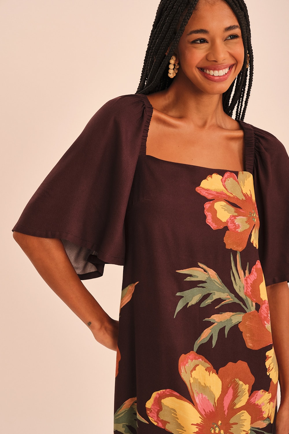 Vestido Curto Floral Castanho Estampado