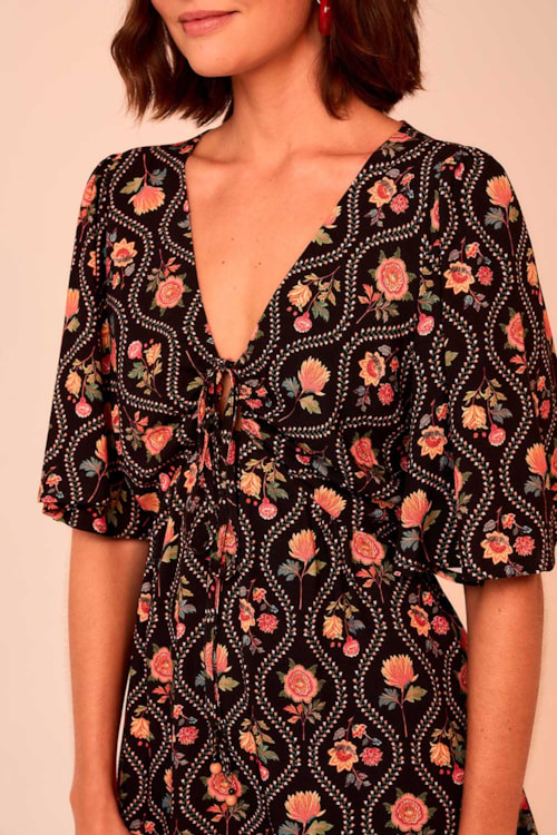 Vestido Curto Jardim Arabesco Estampado - foto 4