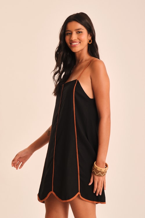 Vestido Curto Linho Detalhe Preto - foto 3