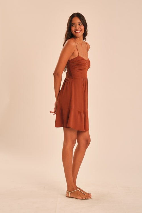 Vestido Curto Tamara Marrom Argila - foto 4