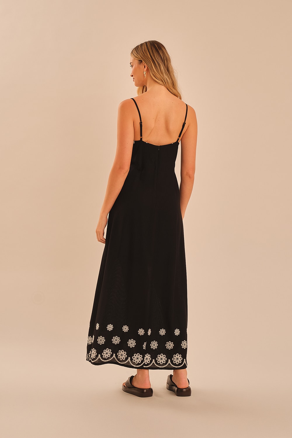 Vestido Flor Barrado Preto